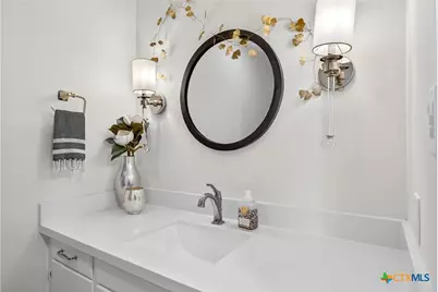 201 S Contour Drive, Gonzales, TX 78629 - Photo 23