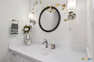 201 S Contour Dr, Gonzales, TX 78629 - Photo 23