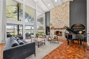 201 S Contour Dr, Gonzales, TX 78629 - Photo 11