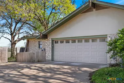 201 S Contour Drive, Gonzales, TX 78629 - Photo 41