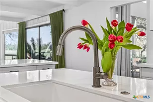 201 S Contour Dr, Gonzales, TX 78629 - Photo 15