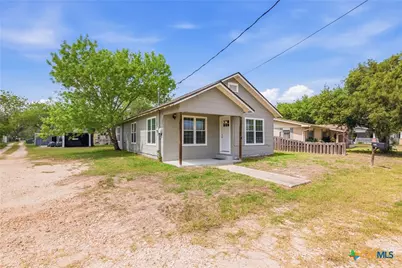 1406 N Clinton Street, Cuero, TX 77954 - Photo 3