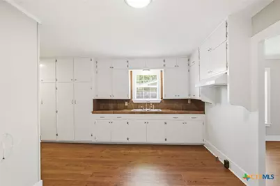 1406 N Clinton Street, Cuero, TX 77954 - Photo 13