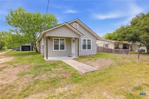 1406 N Clinton St, Cuero, TX 77954 - Photo 5
