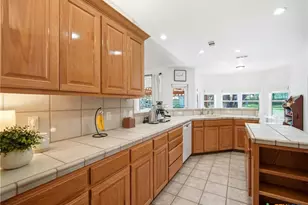 121 Delaney Rae, New Braunfels, TX 78132 - Photo 13