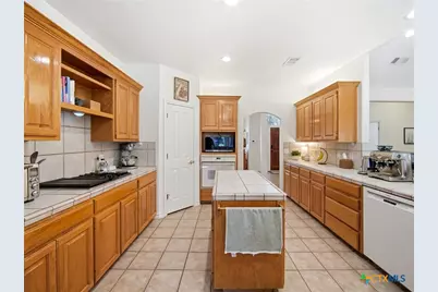121 Delaney Rae, New Braunfels, TX 78132 - Photo 15