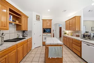 121 Delaney Rae, New Braunfels, TX 78132 - Photo 15