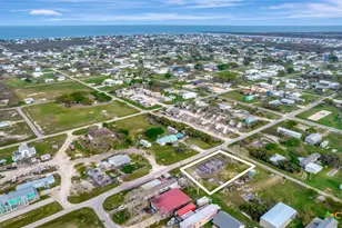 814 N 15th St, Port O'Connor, TX 77982 - Photo 1