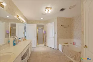 123 E Harbor Dr, Port Lavaca, TX 77979 - Photo 25