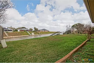 123 E Harbor Drive, Port Lavaca, TX 77979 - Photo 9