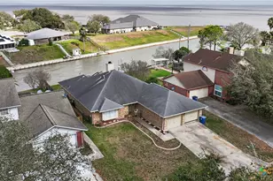 123 E Harbor Dr, Port Lavaca, TX 77979 - Photo 1
