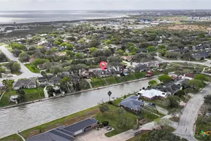 123 E Harbor Dr, Port Lavaca, TX 77979 - Photo 5