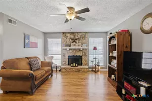 109 Queenswood Trail, Victoria, TX 77901 - Photo 3