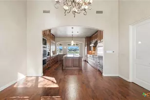 930 Lakeview Trail, Mcqueeney, TX 78123 - Photo 17