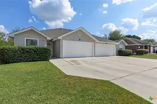 3021/3023 Douglas Fir Dr, New Braunfels, TX 78130 - Photo 3