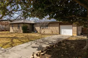 204 Oak St, Copperas Cove, TX 76522 - Photo 1