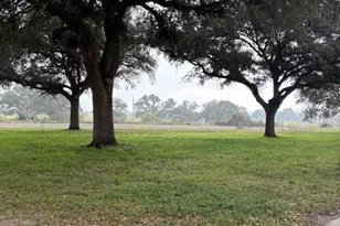 2082 FM318, Hallettsville, TX 77964 - Photo 5