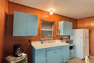 411 W Olive Ave, Port O'Connor, TX 77982 - Photo 7