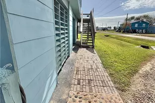 411 W Olive Ave, Port O'Connor, TX 77982 - Photo 11