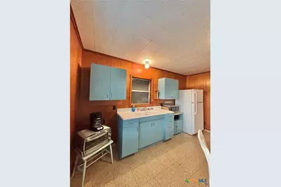 411 W Olive Avenue, Port O'Connor, TX 77982 - Photo 7