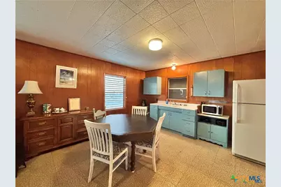 411 W Olive Avenue, Port O'Connor, TX 77982 - Photo 5