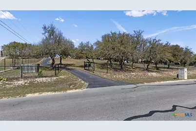 8010 Devonshire Drive, Spring Branch, TX 78070 - Photo 33