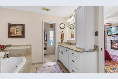 8010 Devonshire Drive, Spring Branch, TX 78070 - Photo 17