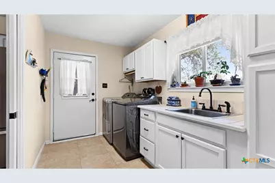 8010 Devonshire Drive, Spring Branch, TX 78070 - Photo 11