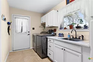 8010 Devonshire Dr, Spring Branch, TX 78070 - Photo 11