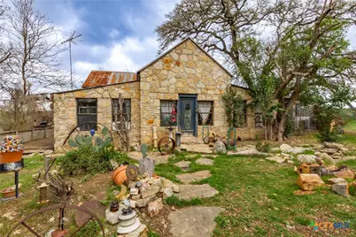 250 Mail Route Road, Fischer, TX 78623 - Photo 17