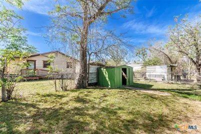 921 Robertson Street, Gonzales, TX 78629 - Photo 29