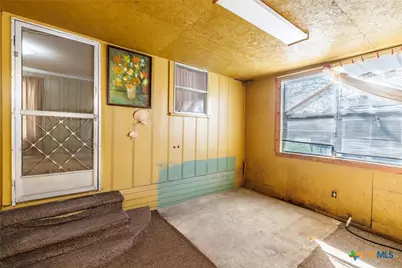 921 Robertson Street, Gonzales, TX 78629 - Photo 23