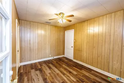 921 Robertson Street, Gonzales, TX 78629 - Photo 15