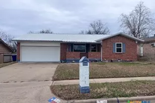 711 S 25th St, Copperas Cove, TX 76522 - Photo 1