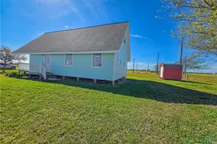 376 Haddock Dr, Palacios, TX 77465 - Photo 37