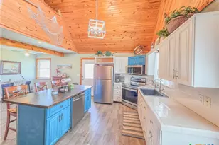 376 Haddock Dr, Palacios, TX 77465 - Photo 9