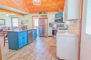 376 Haddock Dr, Palacios, TX 77465 - Photo 9