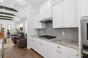 348 Brushy Creek, Victoria, TX 77904 - Photo 11