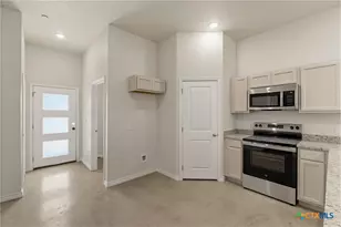 406 W Avenue C, Copperas Cove, TX 76522 - Photo 5