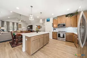 566 Whispering Breeze Dr, Canyon Lake, TX 78133 - Photo 7