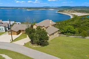 322 Kings Crown, Canyon Lake, TX 78133 - Photo 3
