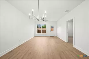 614 Campus St, Troy, TX 76579 - Photo 9