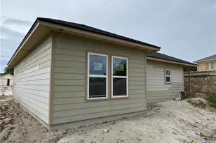 606 Bridge St, Gatesville, TX 76528 - Photo 5