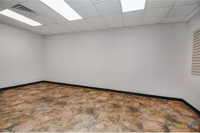 305 Sam Houston Drive #B & C, Victoria, TX 77901 - Photo 9