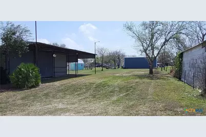 605 W Baltimore Avenue, Seadrift, TX 77983 - Photo 3