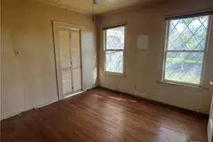 1801 N Goldman St, Victoria, TX 77901 - Photo 17