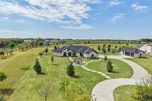 173 Via Lago, Belton, TX 76513 - Photo 3