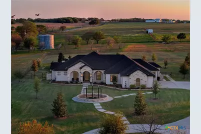 173 Via Lago, Belton, TX 76513 - Photo 1