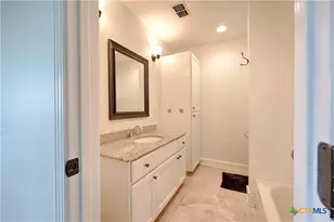 341 Co Rd 233, Hallettsville, TX 77964 - Photo 19