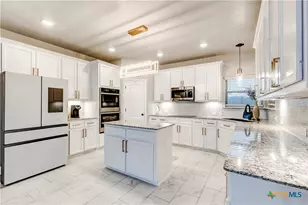 9000 Grand Oaks Ln, Killeen, TX 76542 - Photo 11